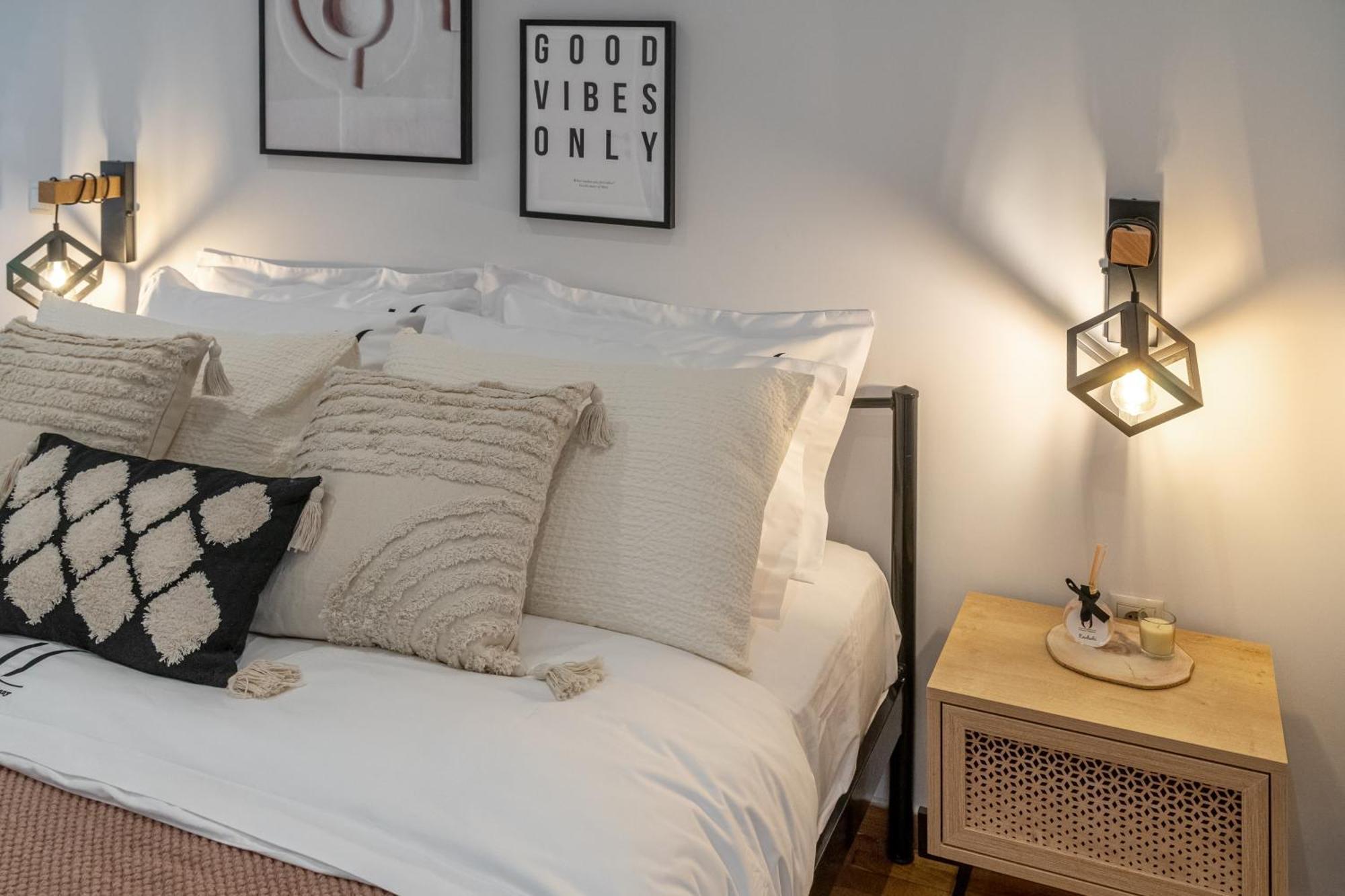 Unique Koukaki Three Bedroom Suite Атина Екстериор снимка